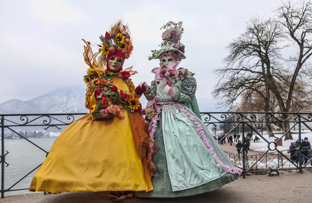 Carnaval Vénitien à Annecy au départ de Dijon Voyages Girardot, l