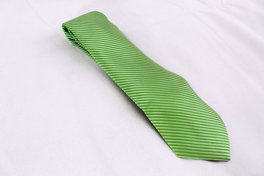 Cravate vert rayée